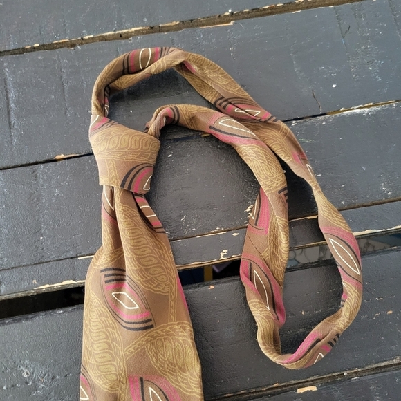 Erreuno 100% Silk Made in Italy Men's Tie Golden Brown Beige Red Black Pattern - Picture 4 of 5